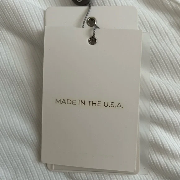 Elegant White Ribbed Bodysuit - Picture 8 of 9